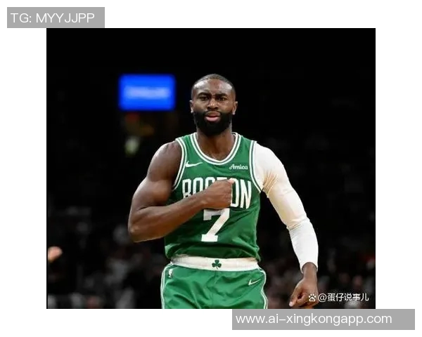 杰伦布朗连续9场比赛得分30平伯德队史纪录展现超强实力