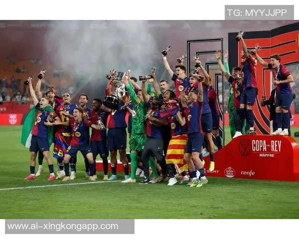 巴萨瞄准19岁荷兰中场新星斯米特本赛季表现出色出场26次打进2球