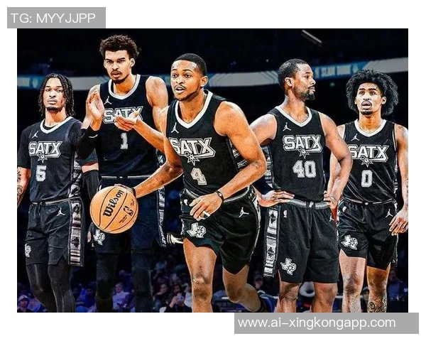 明天马刺对阵爵士福克斯因左内收肌紧张出战存疑