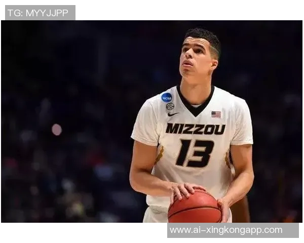 湖人新签赫伯特琼斯三年6758万多队认为其价值可达两个首轮选秀权