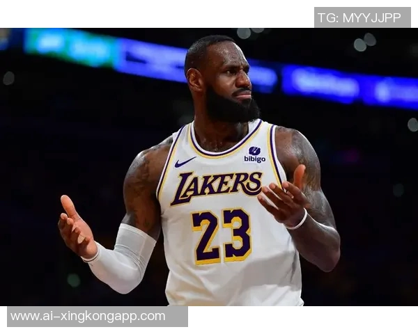 詹姆斯回忆18岁进NBA的艰辛与支持克拉克的坚定态度