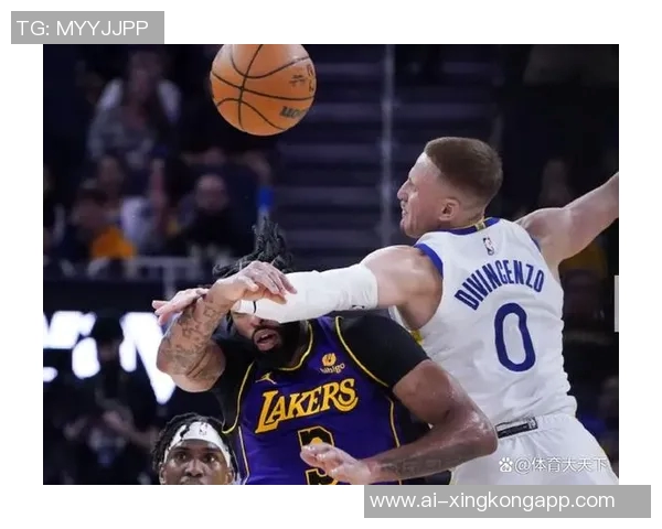 巴格利替补出战9分钟勇斗恩比德贡献6分3篮板3助攻1抢断表现亮眼